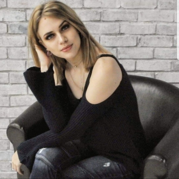 RELISTED Love navy cold shoulder ribbed sweater - Picture 2 of 4